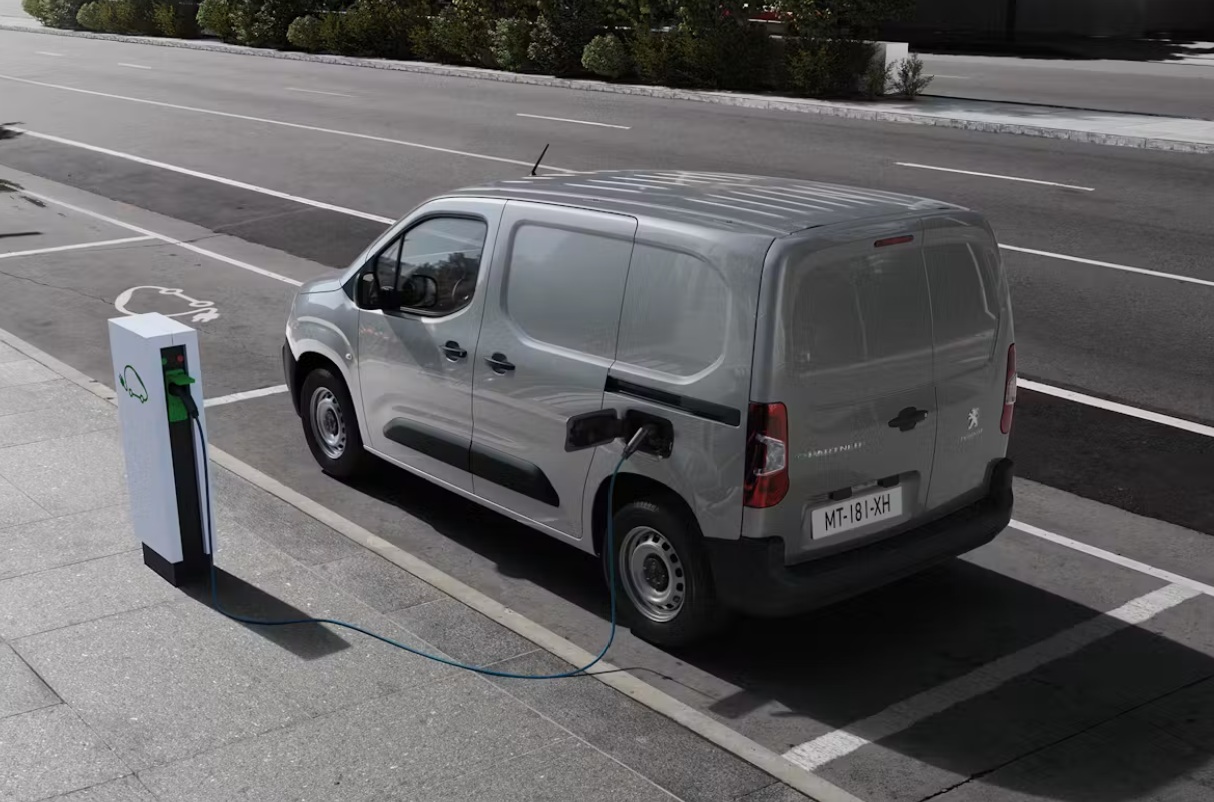 Peugeot e-partner electric van roadside charging